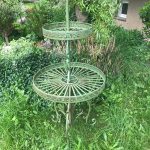 zahradní etažer na kytky