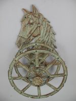 DRŽÁK NA ZAHRADNÍ HADICI KŮŇ