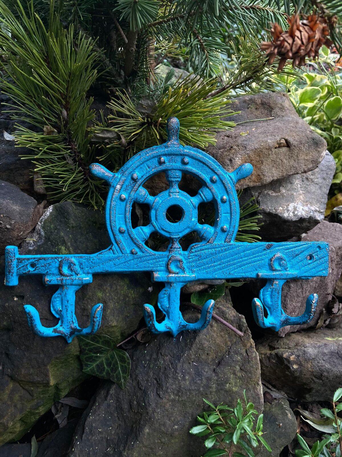 VĚŠÁK KORMIDLO LITINA MODRÁ PATINA - Obrázek 2